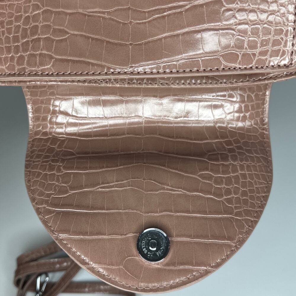 Antik Kraft Croc Embossed Top Handle Mini Crossbody Bag Vegan Leather Tan EUC - Picture 10 of 14